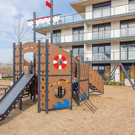 Sagaris Z Basenem, Sun & Snow