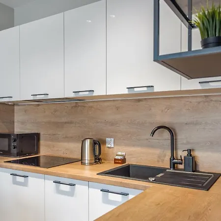 Sagaris Z Basenem, Sun & Snow *