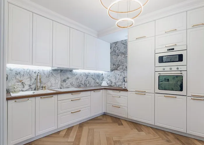 Sagaris Z Basenem, Sun & Snow *