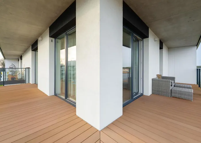 Sagaris Z Basenem, Sun & Snow *