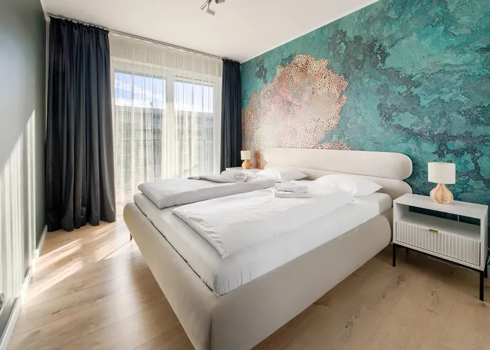 Sagaris Z Basenem, Sun & Snow